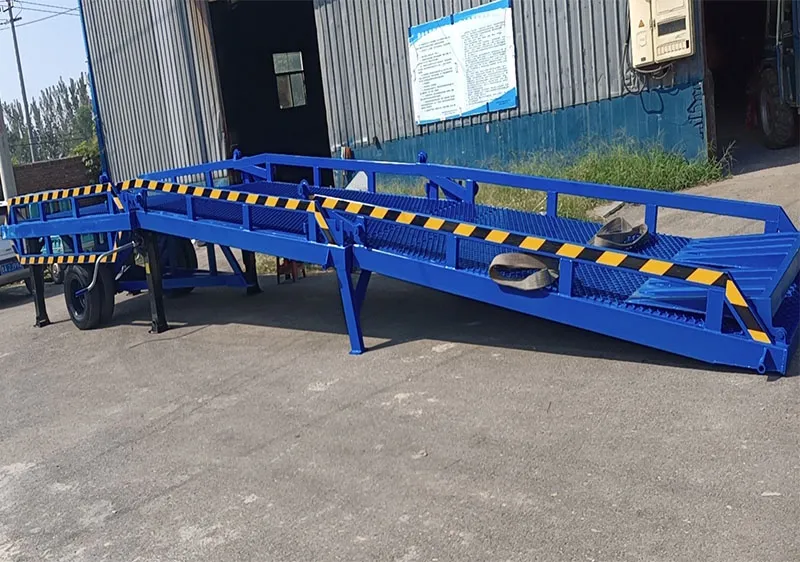 Three-section foldable unloading ramp industrial ramp ODM