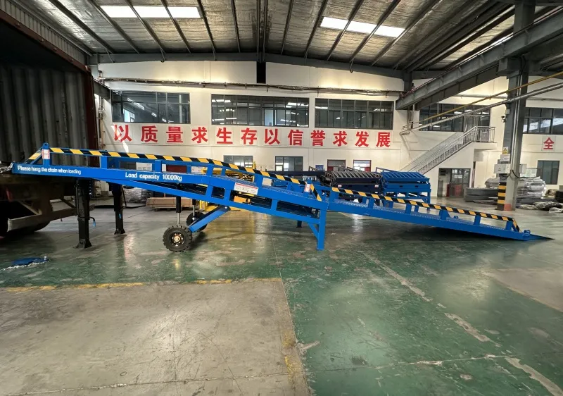 Two-section foldable truck ramp loading dock leveler hydraulic dock leveler Supplier