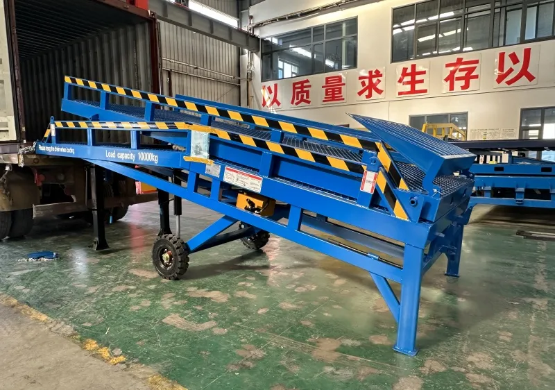 Two-section foldable truck ramp loading dock leveler hydraulic dock leveler Supplier