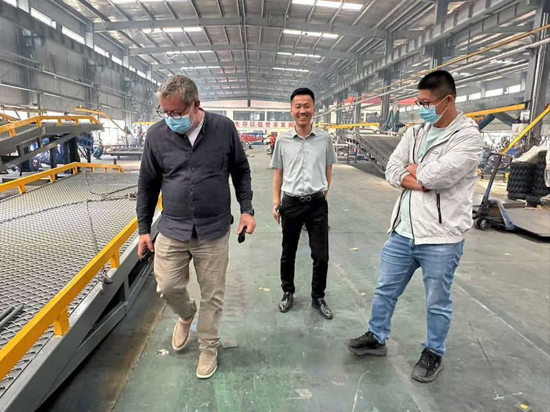 Danish customers visit the factory to explore new opportunities for cooperation