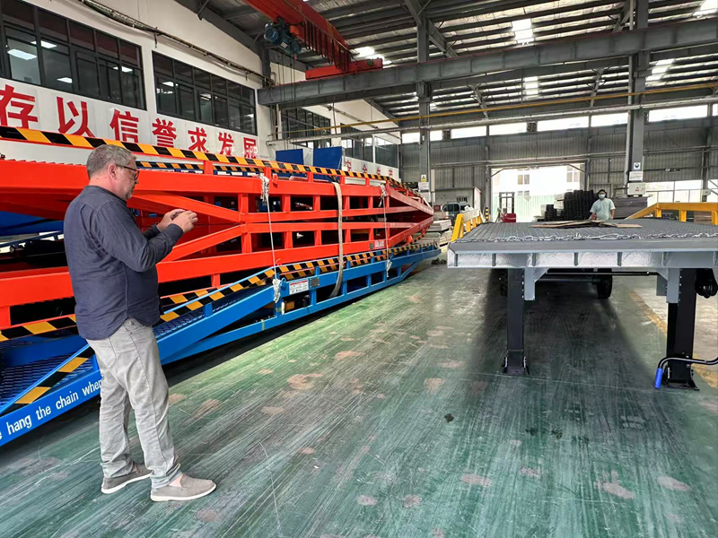 Danish customers visit the factory to explore new opportunities for cooperation