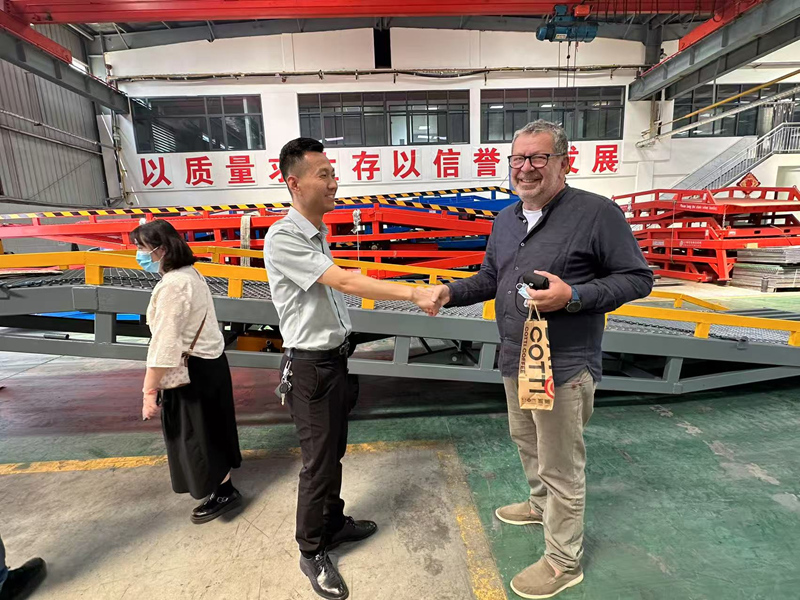 Danish customers visit the factory to explore new opportunities for cooperation