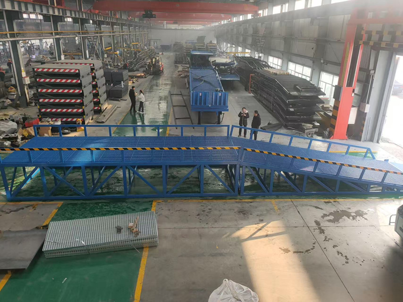 The development and commissioning of the 23-meter customized forklift driving school ramp has been successfully completed.